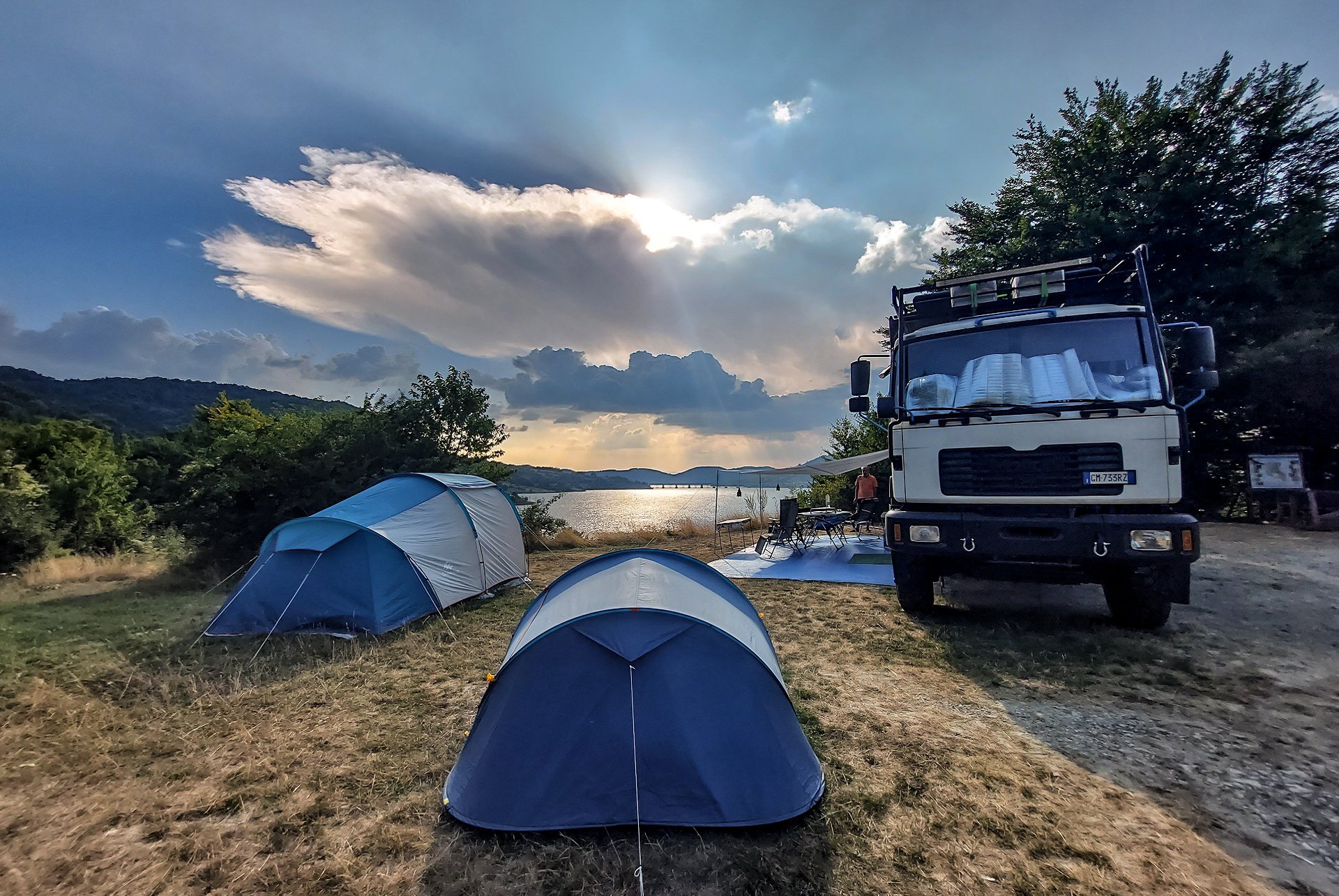 Esplorando il mondo con stile 2 di 7 Caratteristiche Distintive dei Veicoli Overland copertina in giro in giro blog