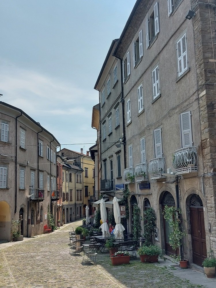 Berceto un viaggio tra storia panorami e baci indimenticabili Italia bar in giro in giro blog