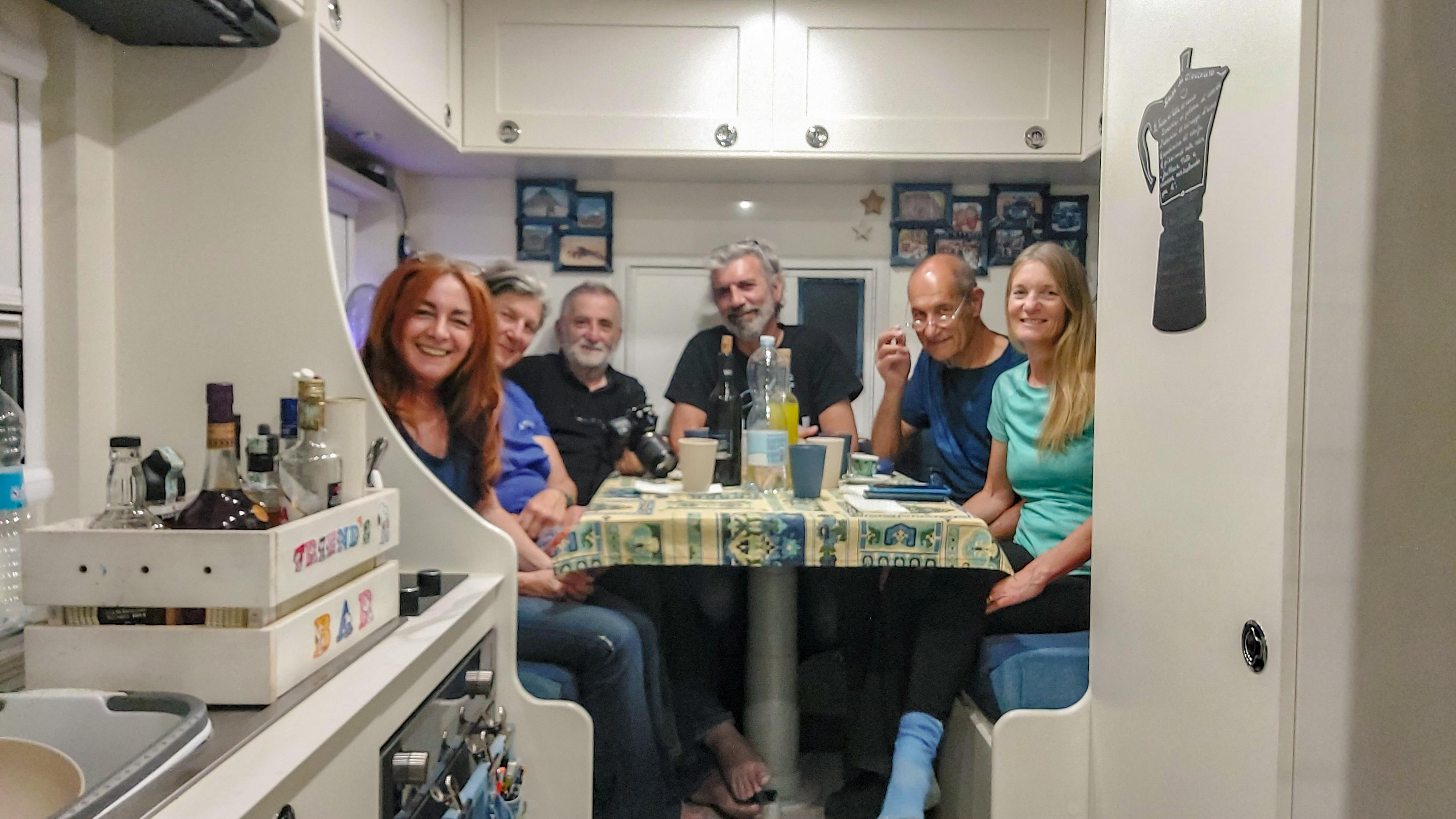 In viaggio tra le connessioni umane Gloria Adriano e Milena e Francesco